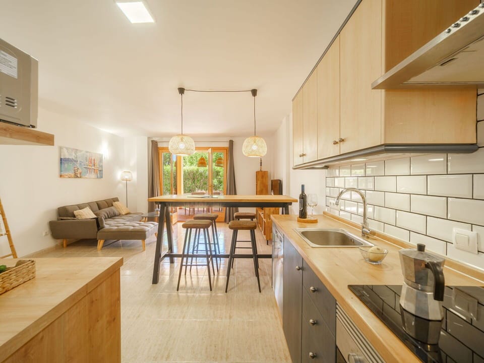 Table, Cabinetry, Furniture, Countertop, Kitchen, Wood, Interior Design, House, Wood Stain, Flooring
