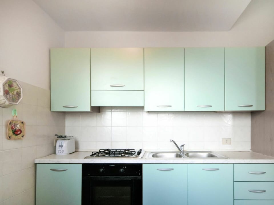 Cabinetry, Countertop, Furniture, Property, Building, White, Kitchen, Kitchen Sink, Sink, Kitchen Stove