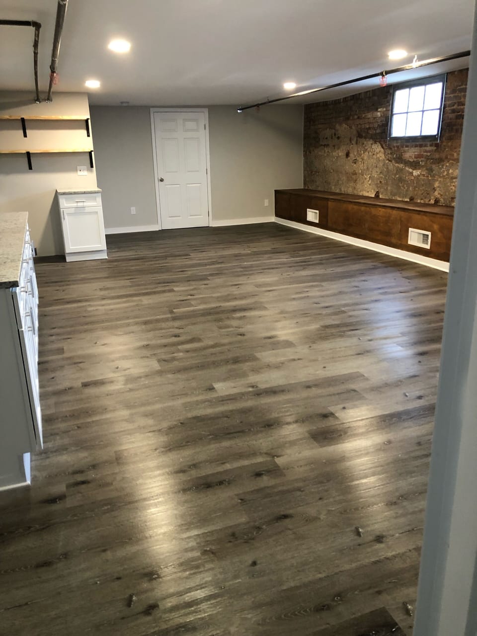 Living without furniture (for long term lease to bring your own furniture)