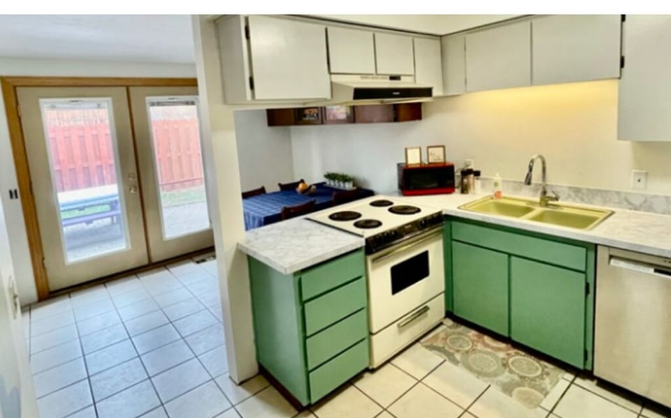 Kitchen fully stocked with Microwave, Oven, Pots, Pans, Insta Pot, etc. 