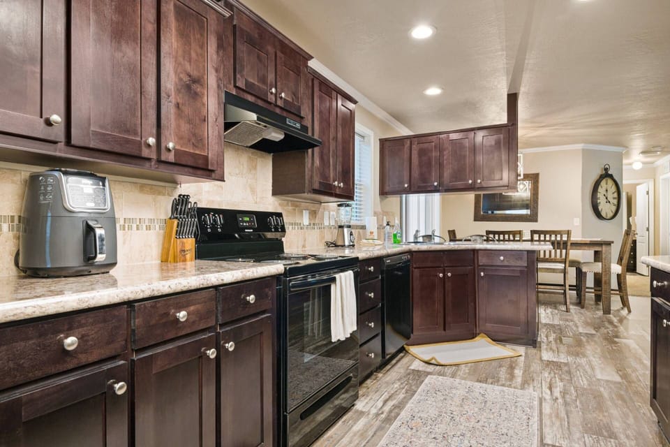Sparkling clean, comfortable and spacious house.  -Emily