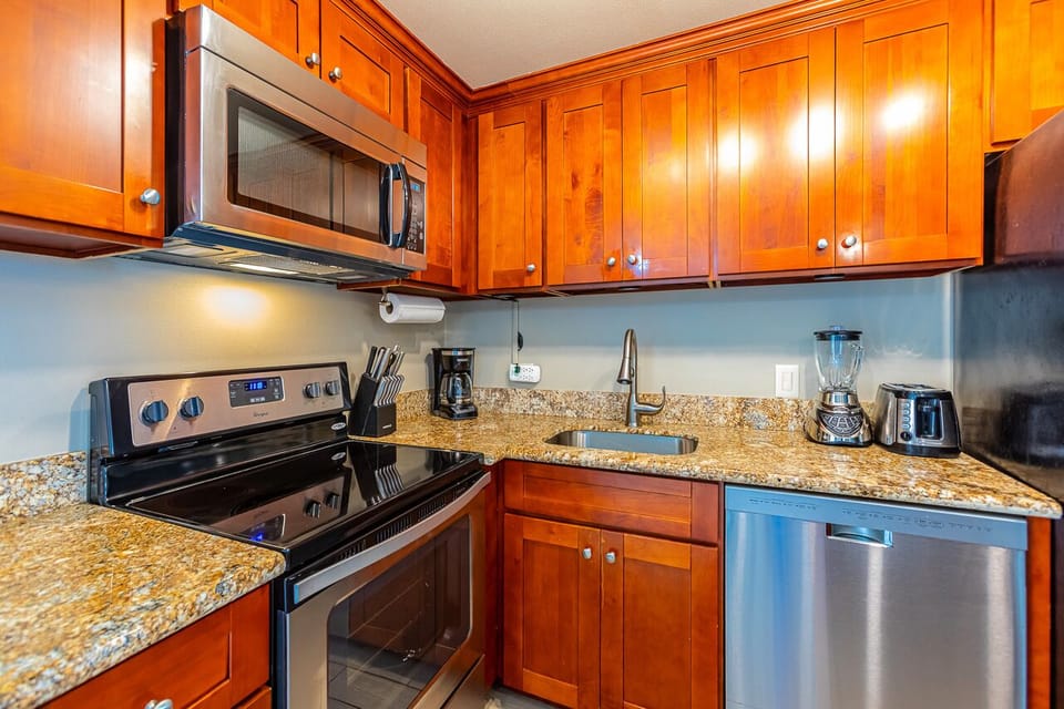 Updated kitchen with everything the home chef needs!