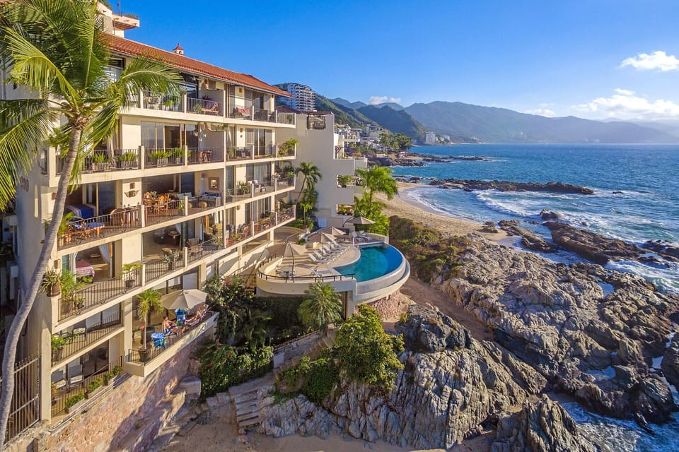 Beautiful Villas Las Brisas Condominios on Conchas Chinas Beach!