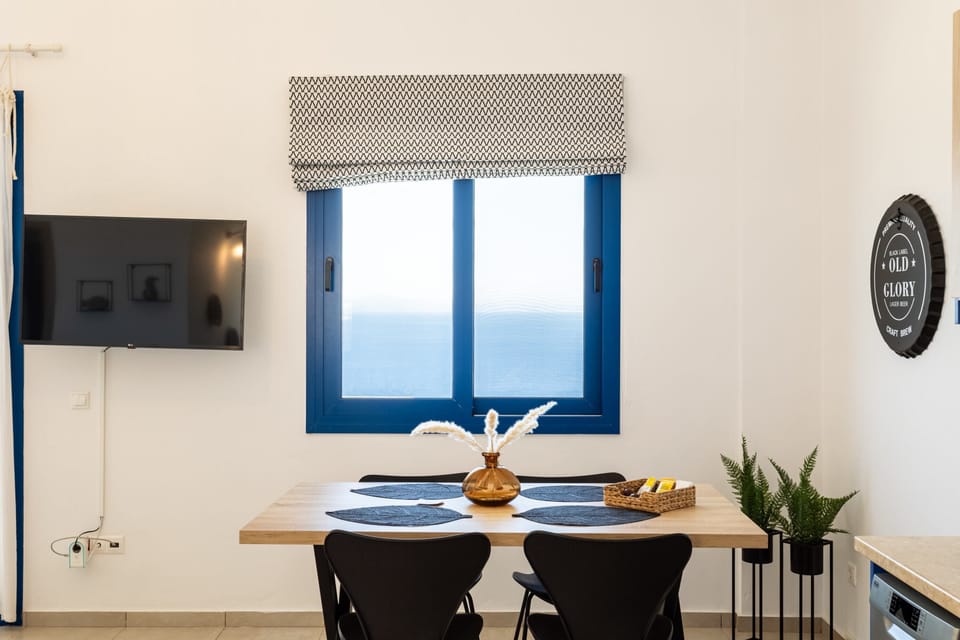 Villa A, dining area with great seaviews