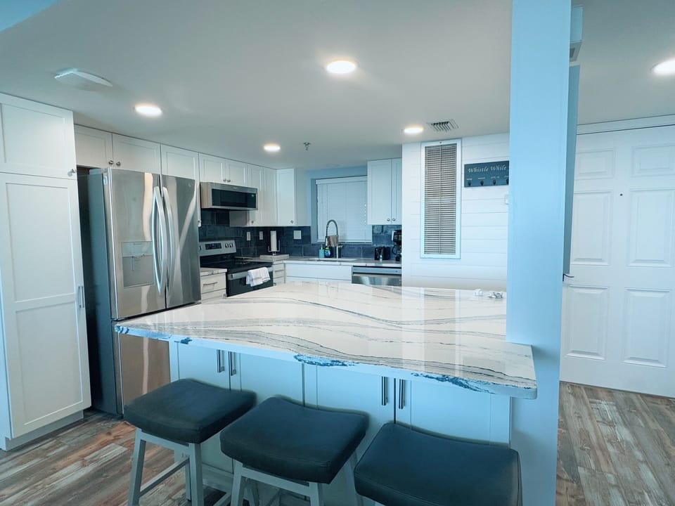 Newly Remodeled Gourmet Kitchen