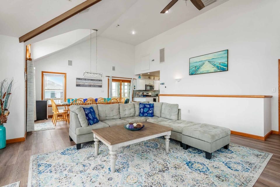 Surf-or-Sound-Realty-157-Stand-Firm-Great-Room-1