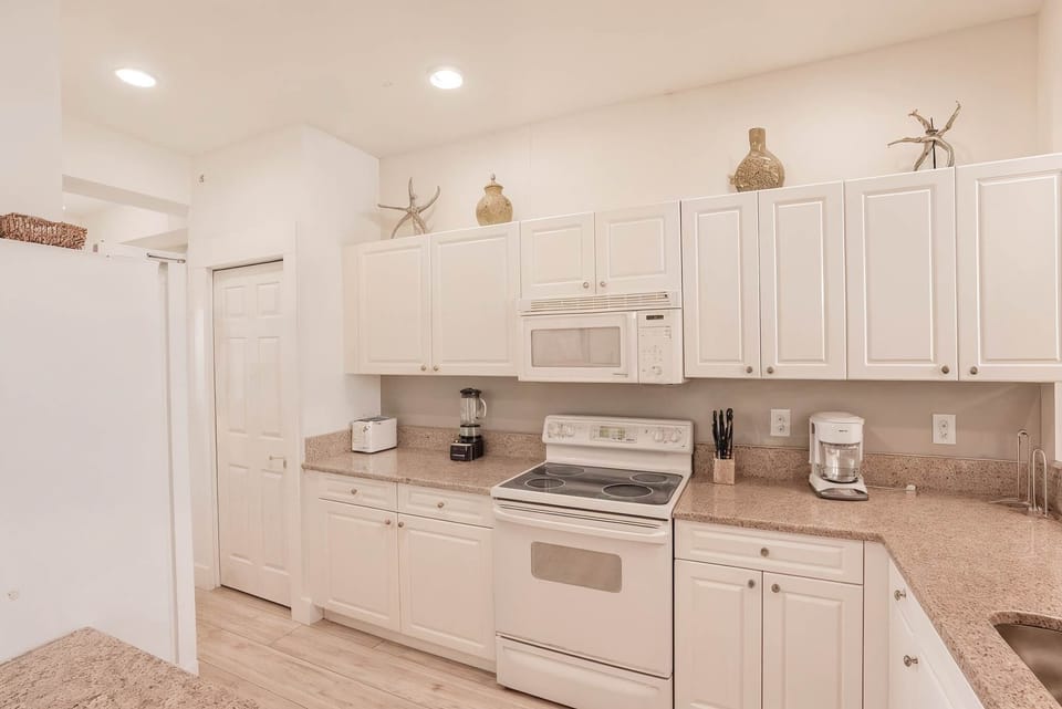 Fully-equipped Kitchen with All Appliances