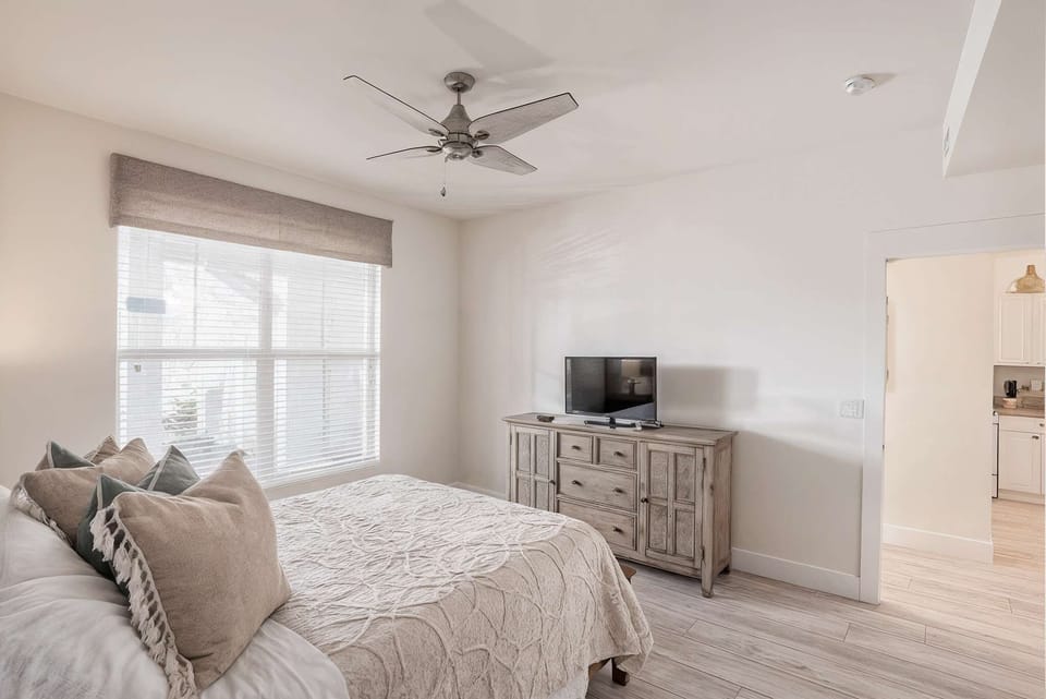 Queen Bedroom with Ensuite Bathroom and TV