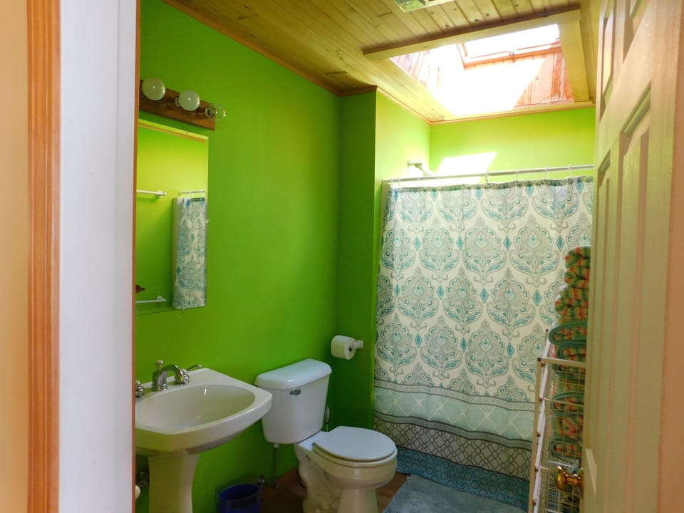 full upstairs bath (now painted white).  There is a 3/4 bath on 1st level.
