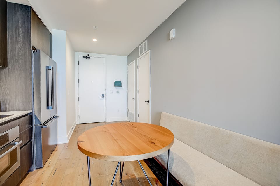 Austin hideaway in the heart of the city with rooftop pool, terrace, and gym Apartment in Austin