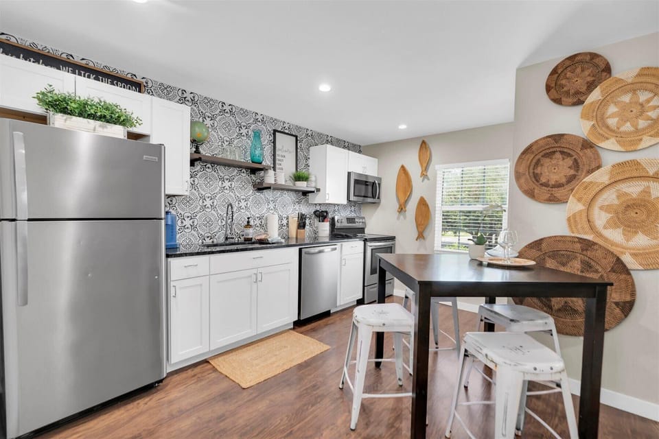 KITCHEN DINING 