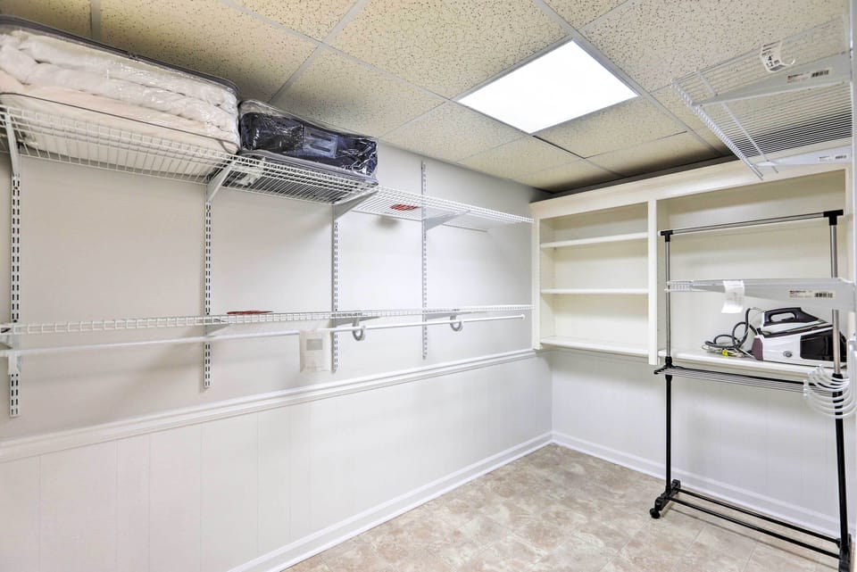 Bedroom 1 | Walk-In Closet
