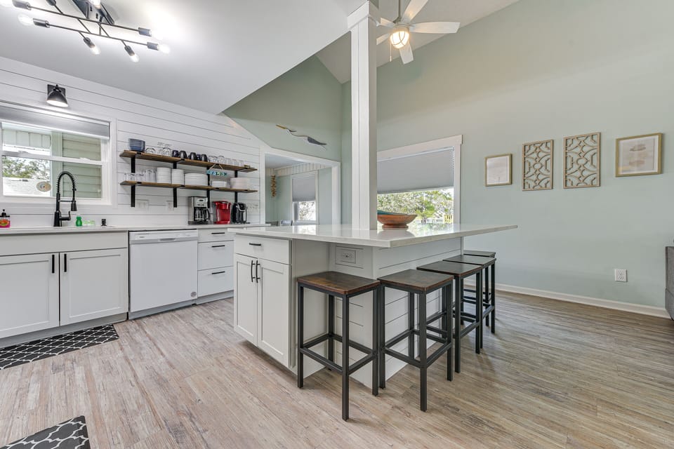 Fully Equipped Kitchen | 1st Floor | Dishwasher