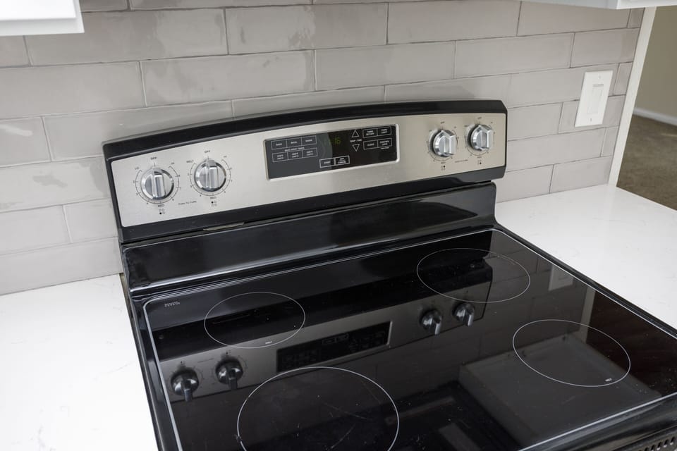 Kitchen stove/ oven