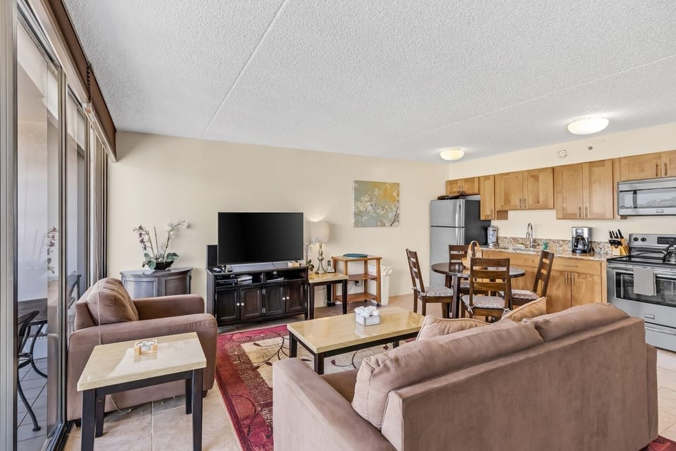 Living Room, Room, Indoors, Couch, Furniture