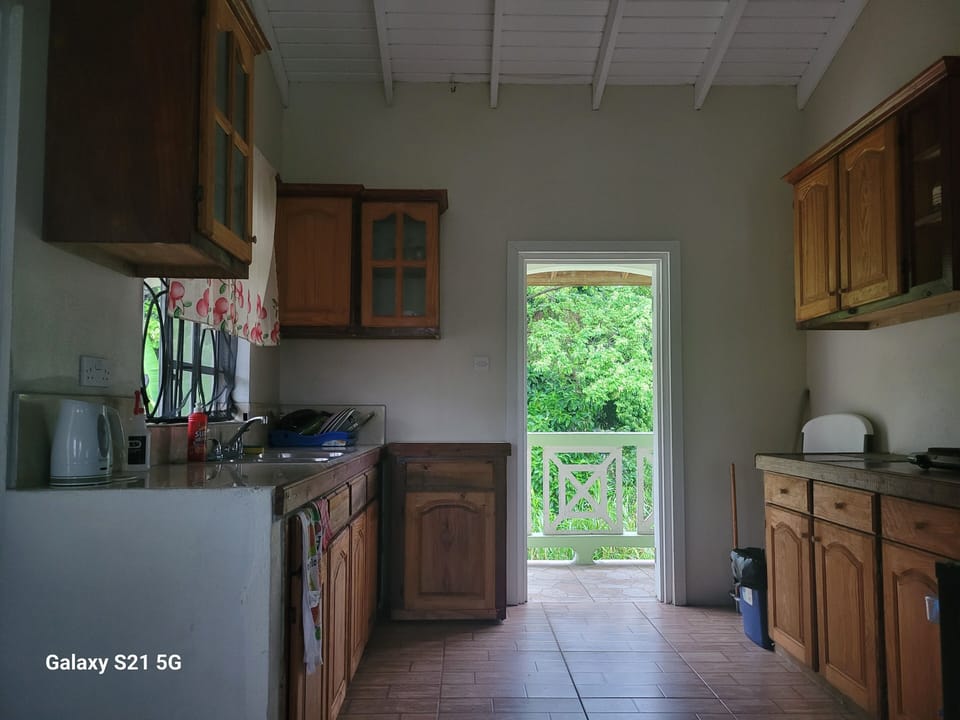 large kitchen, fridge ,stove,microwave 