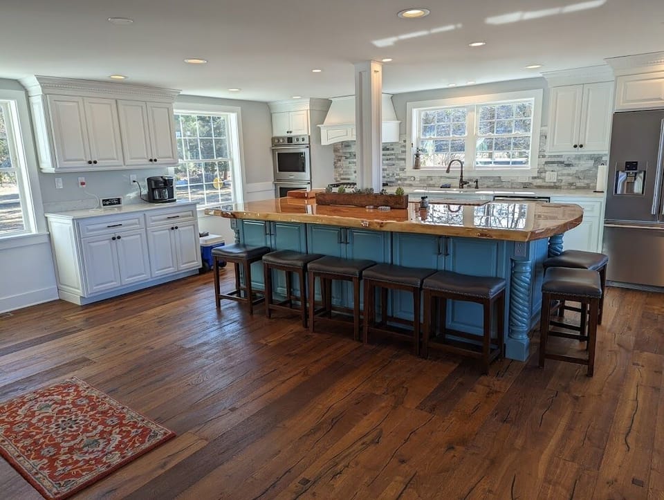 Huge Island seats 7 and there is a coffee bar. 