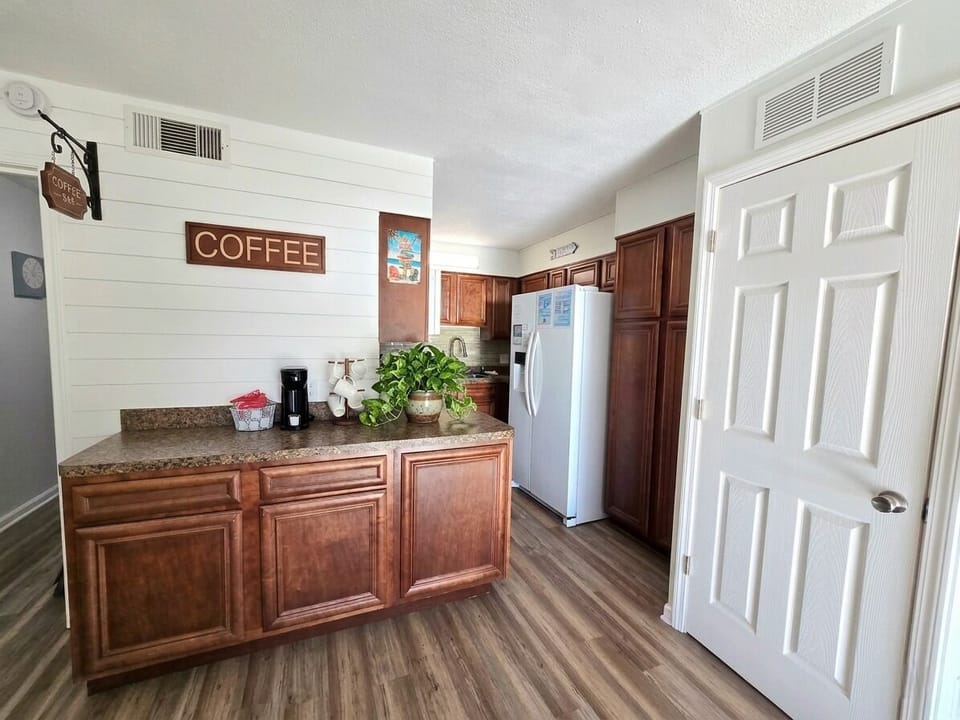 Kitchen, Laundry and Coffee Bar area, extra storage for your stuff 
