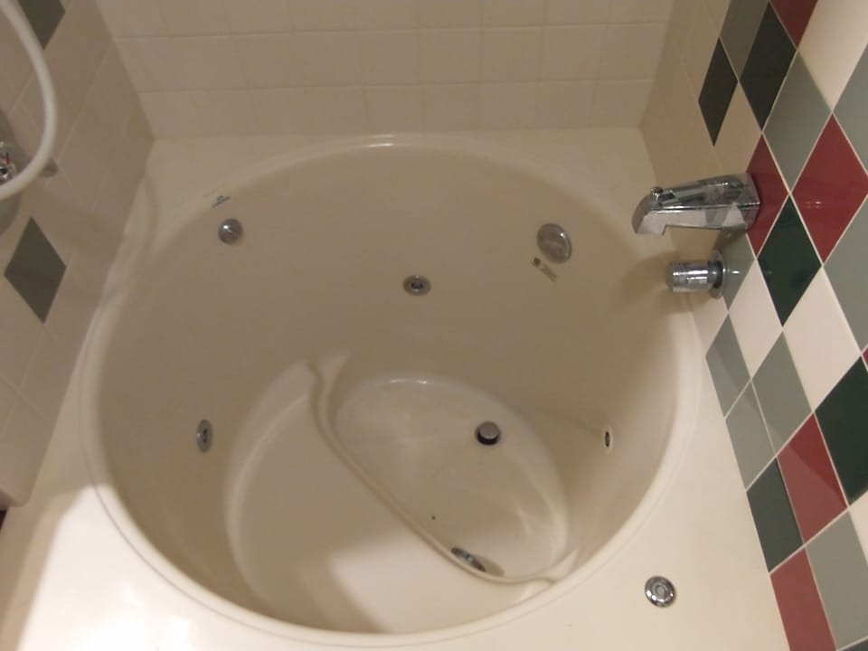 be sure to try the deep Japanese tub with jacuzzi