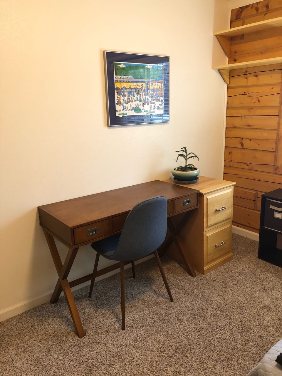 Desk, filing cabinet and chair int the 2nd bedroom
