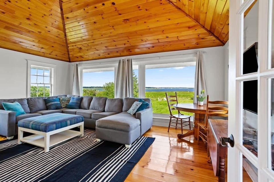 Entering the family room, sky and water views.