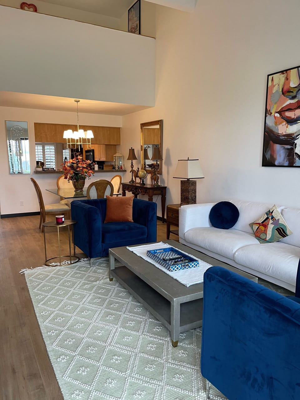 New furntiture and Floors Living Room