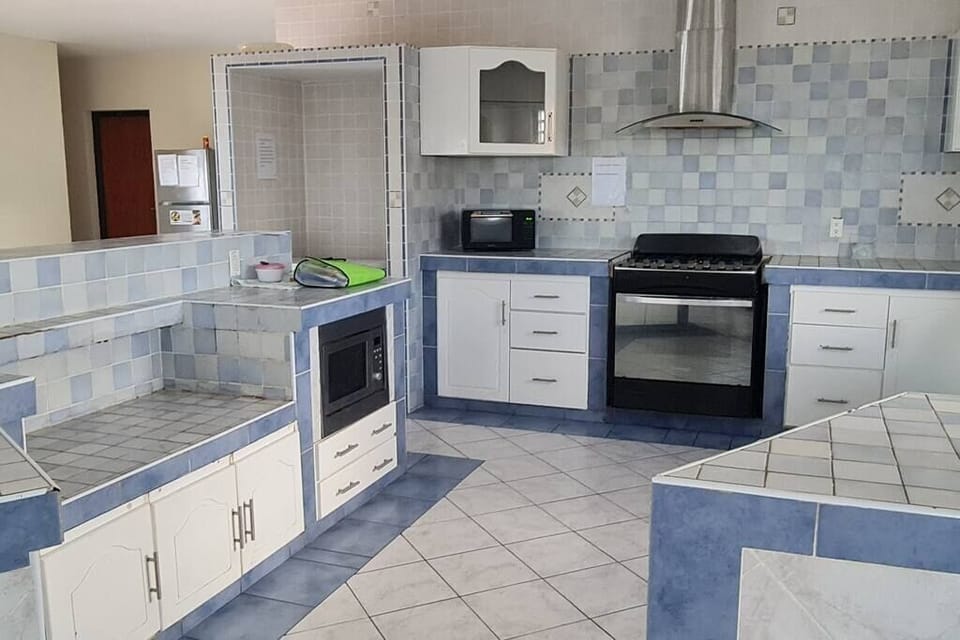 Kitchen (2)