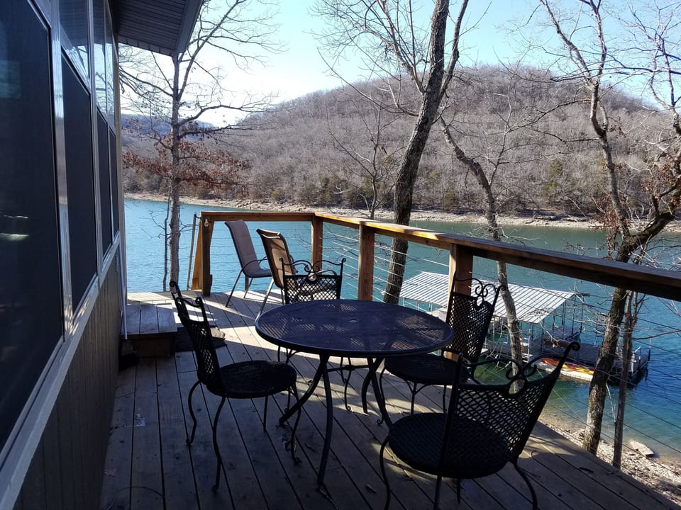 Back Deck
Please Note: No Dock Usage