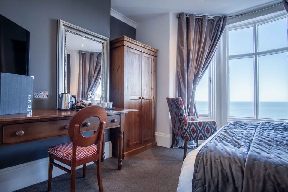 Deluxe Sea View Room with amazing views and king size bed