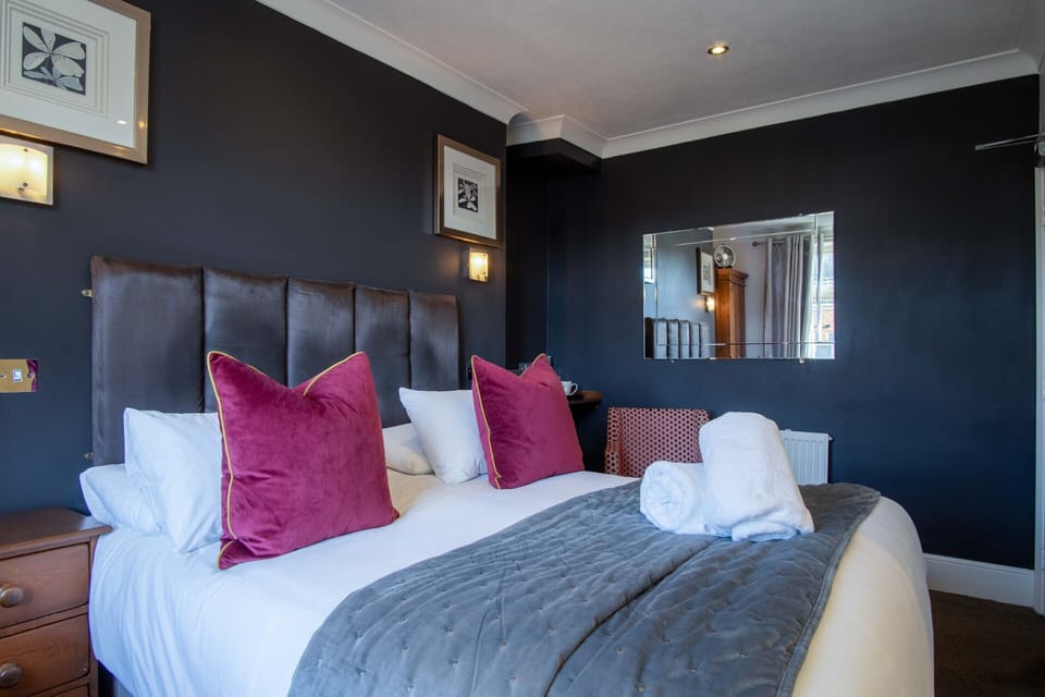 Double room with king size bed