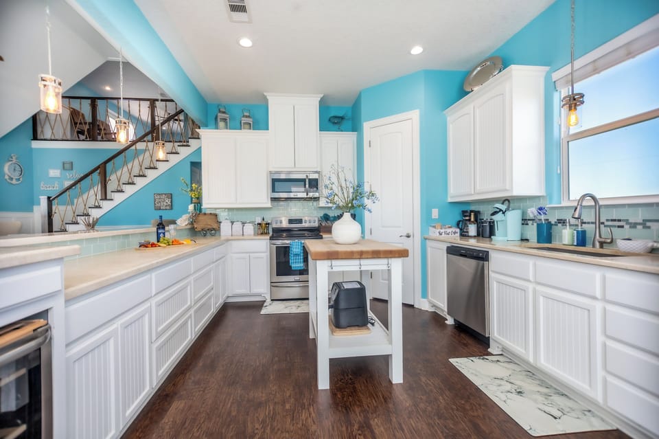 Fully equipped kitchen with all necessary appliances