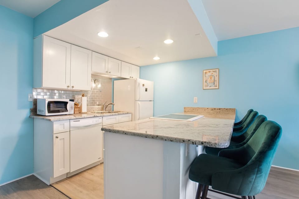 This kitchen island is the perfect landing spot