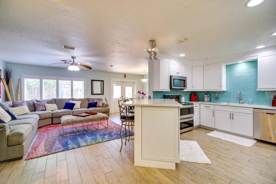 Bright Roomy Living Areas with Open Fully Equipped Kitchen