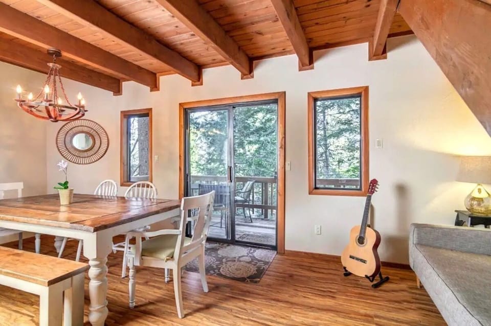 Dining Space for friends and family 