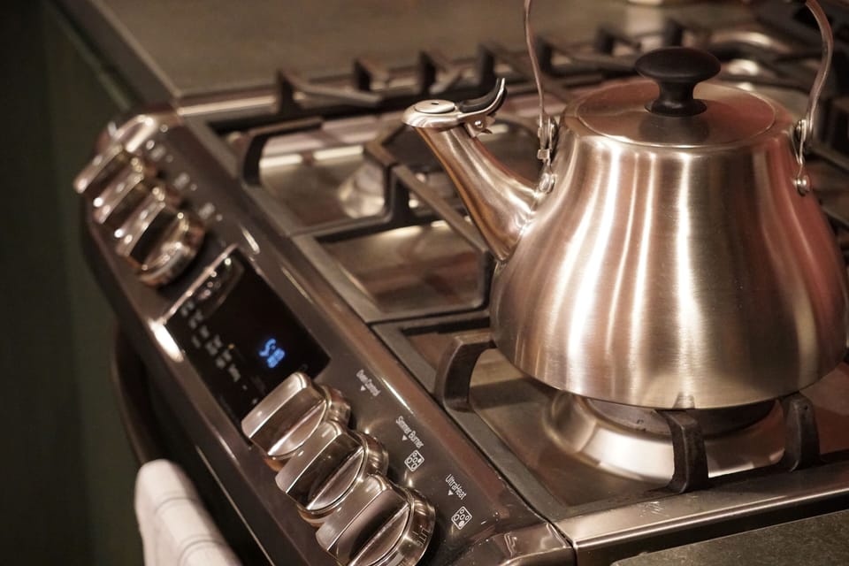 Gas stove, tea kettle