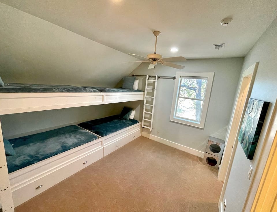 Guest Bedroom 4 (second floor - bunk bed room): 4 doubles and 2 twin trundles