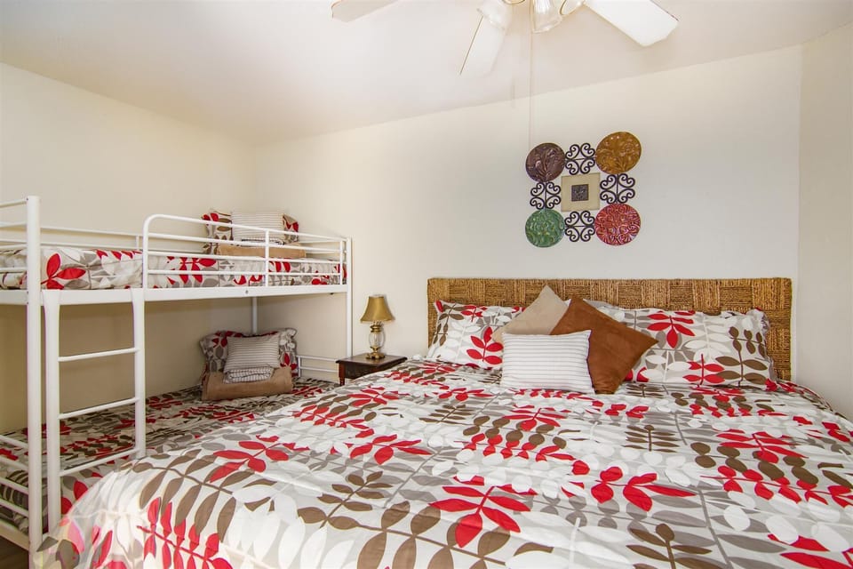 Guests Bedroom with King Bed & Bunks