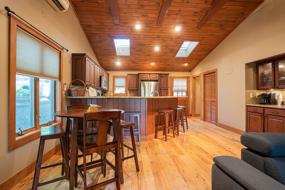 Seating to accommodate large groups wanting to have a meal together!