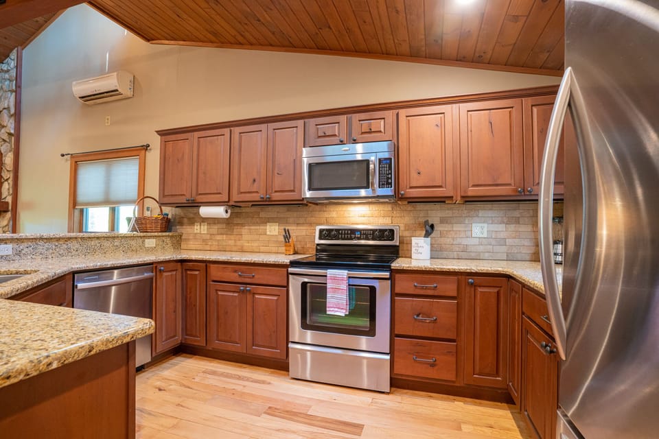 A kitchen design that will have you wanting to cook every meal during your stay!