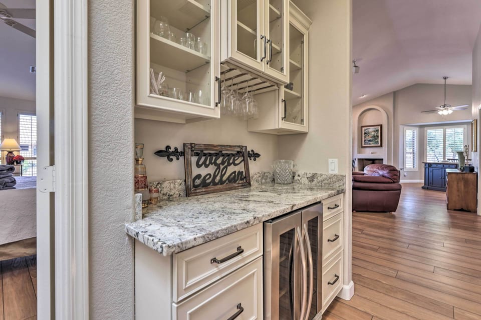 Fully Equipped Kitchen | Ice Maker