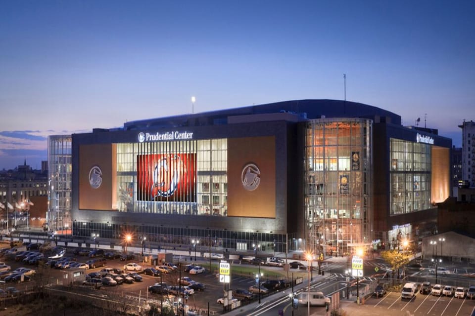 15 minutes away from PRUDENTIAL CENTER!