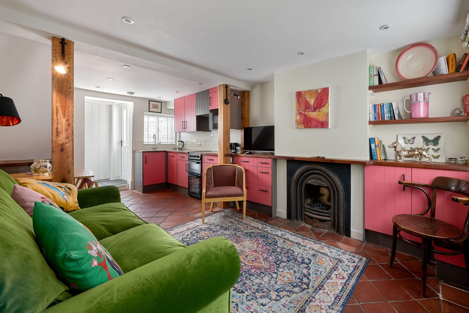 LIVING AND KITCHEN AREAS