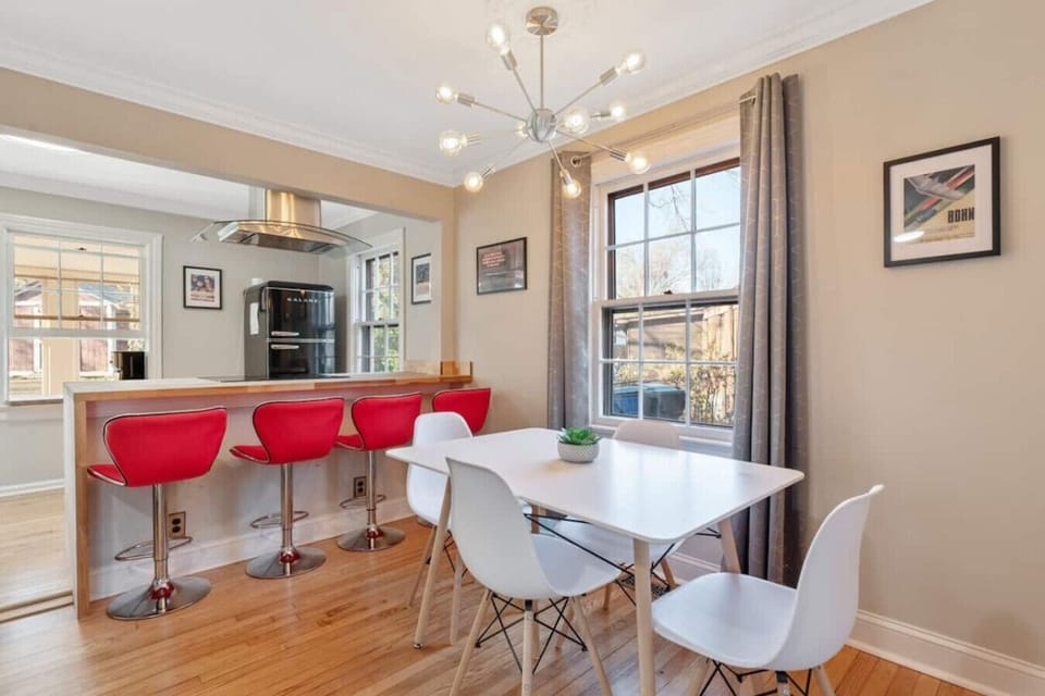 With the bar and the table, there`s chairs for as many as 8 people to have dinner together at the same time!