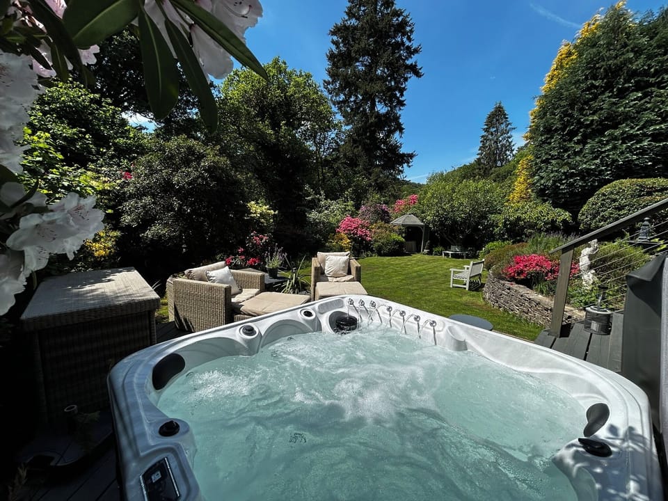 6 seater hot tub