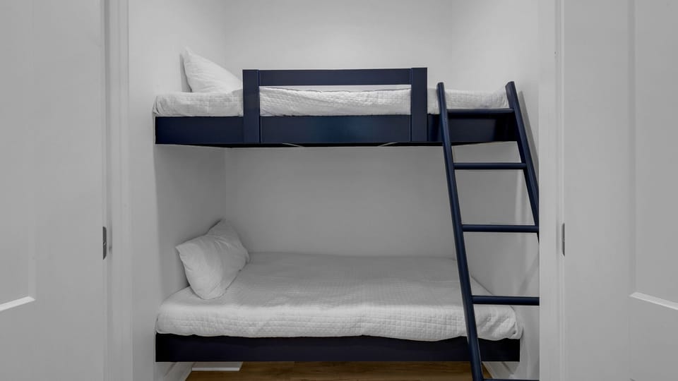 Monterey C301 Built In Bunks
