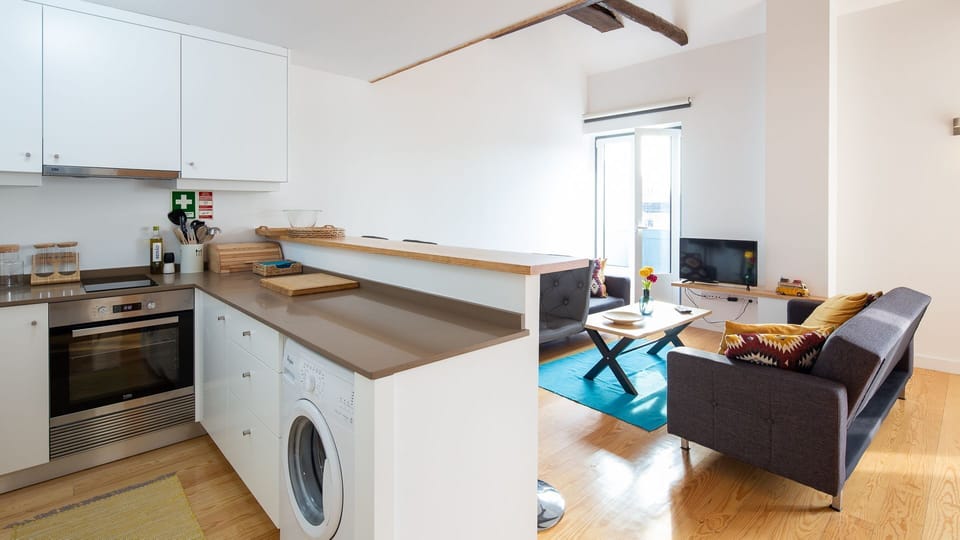 Kitchenette + living area