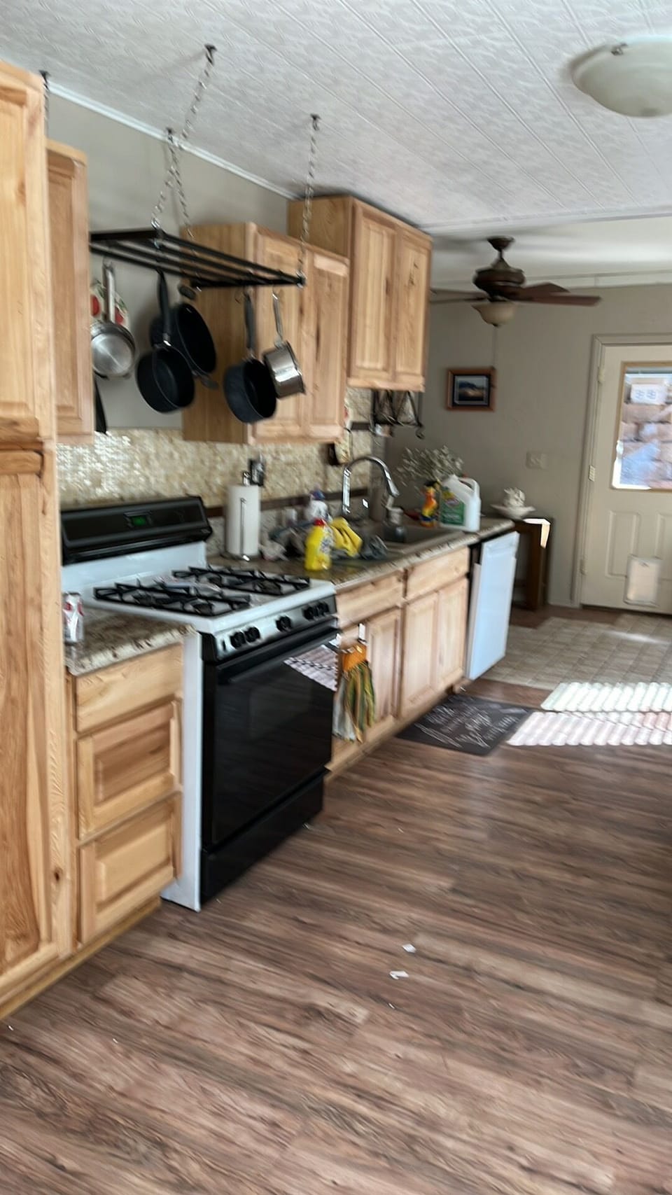 "L" shaped kitchen makes plenty room for "Multiple" cooks. View from Livingroom