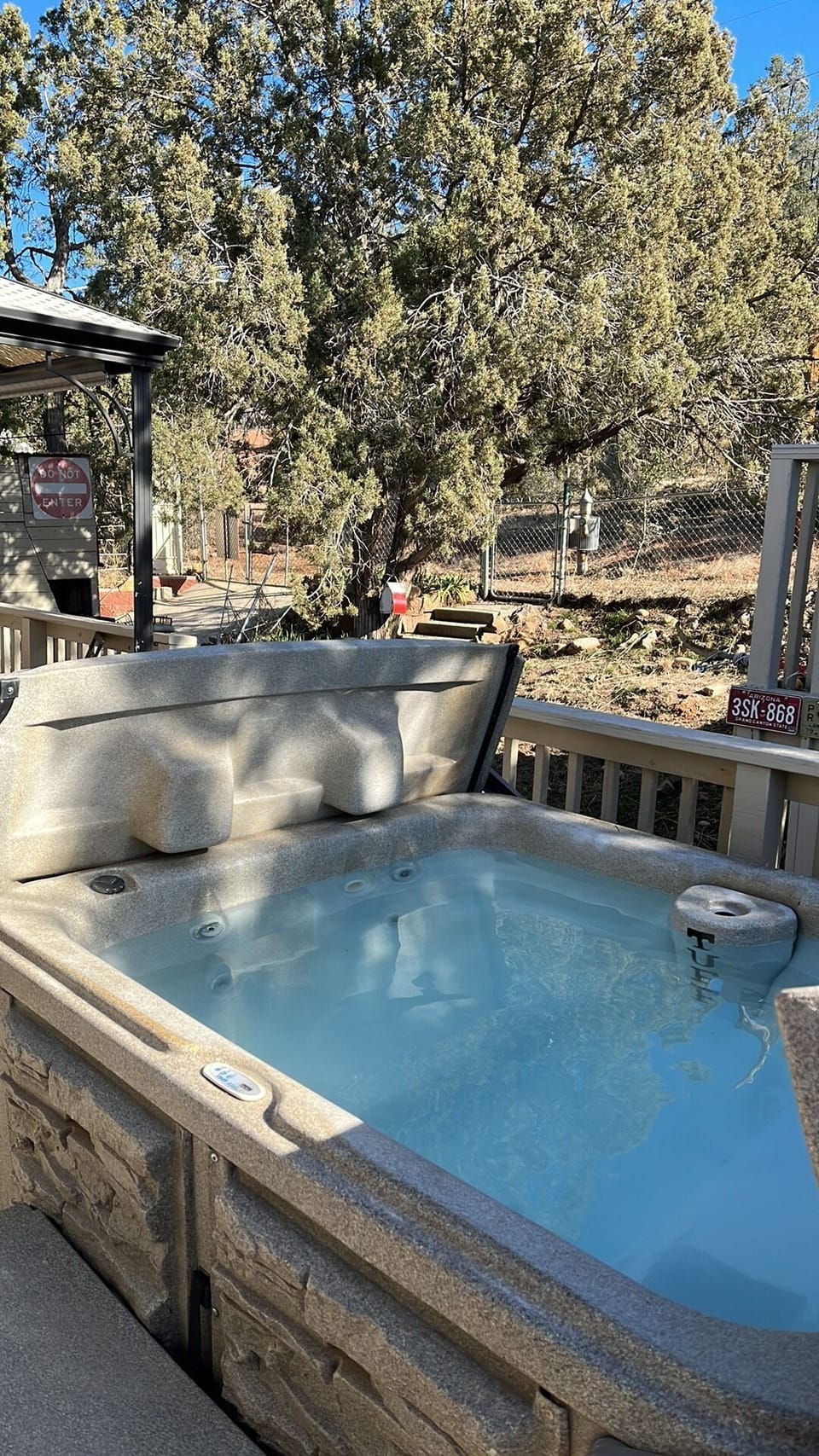 hard top jacuzzi on upper deck 4-6 person
