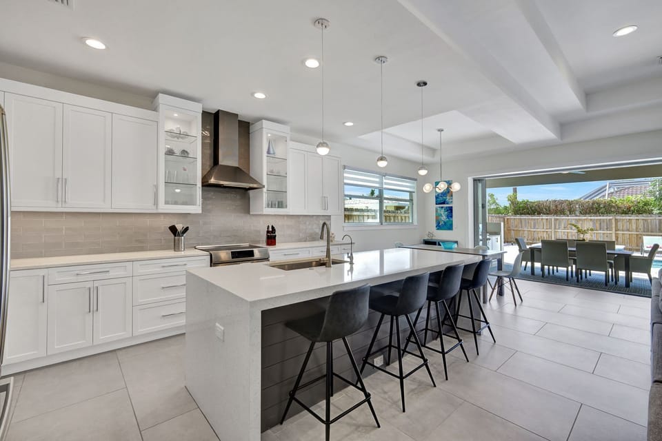 Bright Kitchen with Seating for the Whole Group