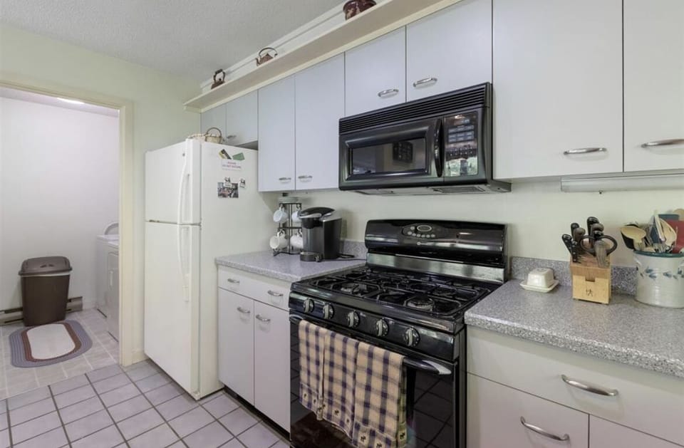 Fully equipped kitchen. Keurig provided. 
Washer/dryer available for your use.